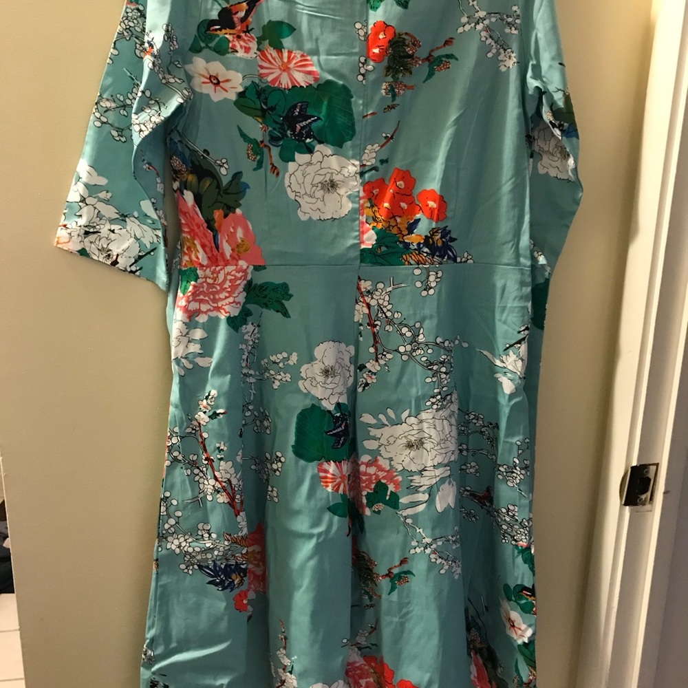 Dress - Picture 2 of 2